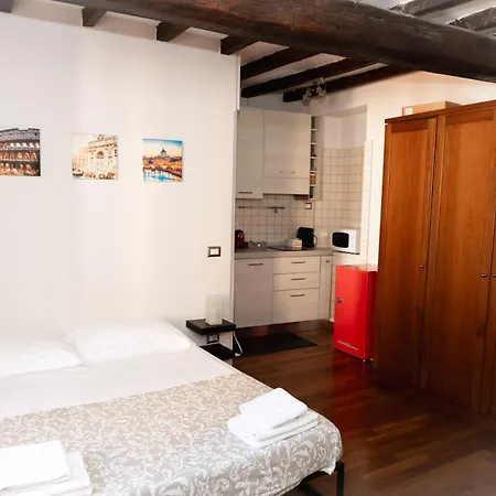 Domus Incantevole Vicino Colosseo Foro Διαμέρισμα Ρώμη