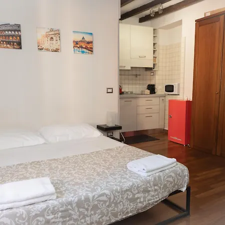 Domus Incantevole Vicino Colosseo Foro Ρώμη