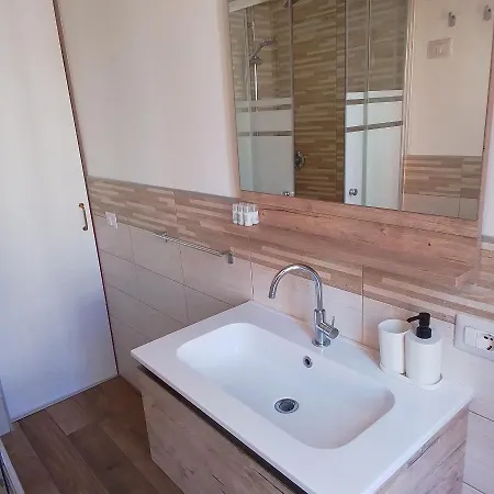 Apartment Domus Incantevole Vicino Colosseo Foro Rom